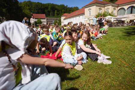 Predstava za otroke, Kovčekteta na obisku (4)